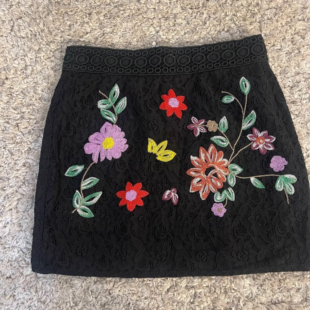 Black Lace Floral Embroidered Mini Skirt M
